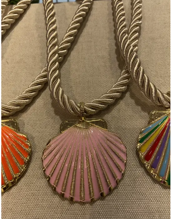 Halat Zincirli Deniz Kabuğu Midye Kolye Kırmızı Pembe Beyaz Yeşil