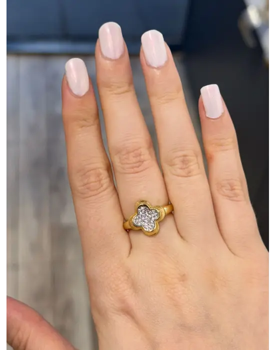 Taşlı Yonca Figürlü Klasik Form Altın Renk Kadın Çelik Yüzük