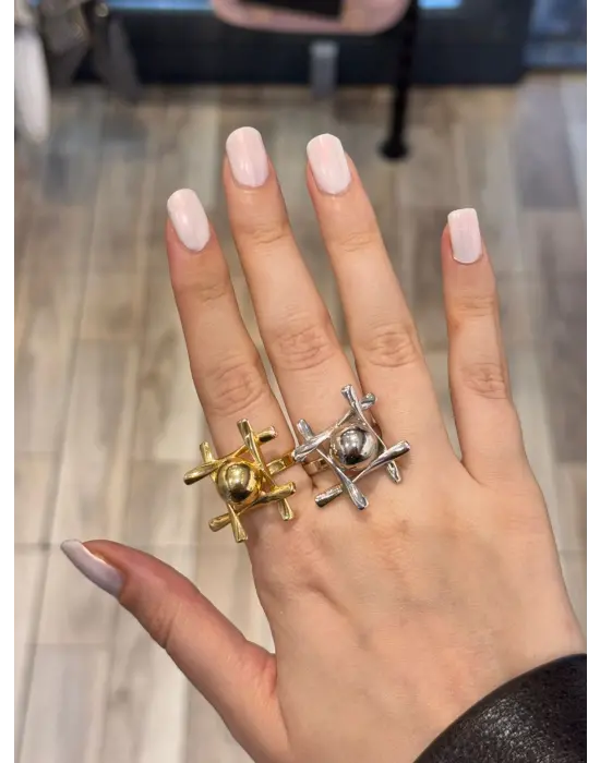 Geometrik Kare Form Top Detaylı Modern Tasarım Altın ve Gümüş Kaplama Kadın Yüzük