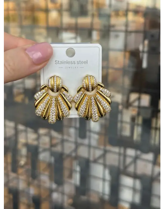 Midye Motifli İstiridye Deniz Kabuğu Detaylı Taşlı Altın Kaplama Küpe