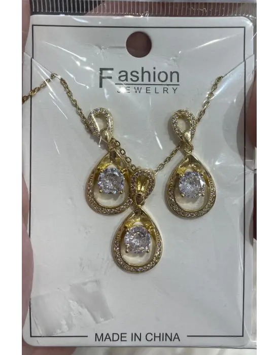 Yuvarlak Pırlanta Görünümlü Damla Gözyaşı Model Altın Kaplama Kolye Küpe Takı Seti