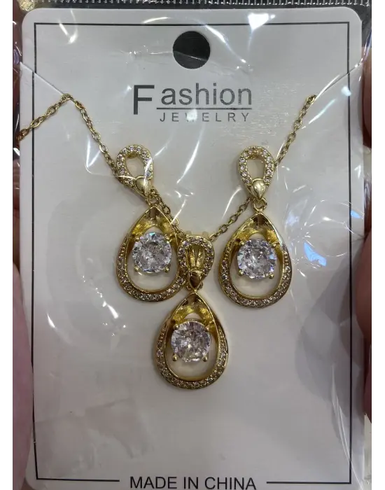 Yuvarlak Pırlanta Görünümlü Damla Gözyaşı Model Altın Kaplama Kolye Küpe Takı Seti