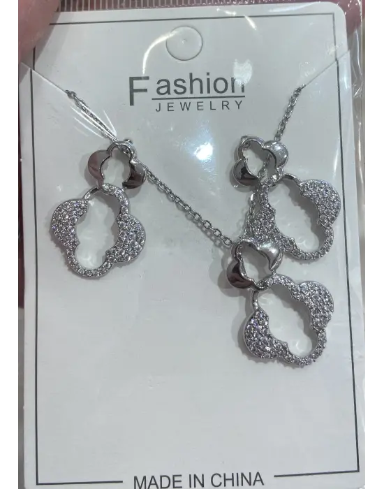 Beyaz Yonca Figürlü Zirkon Taşlı Gümüş Renk Kolye Küpe Takı Seti