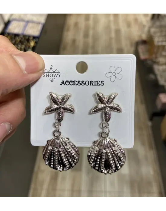 Sallantılı Deniz Kabuğu İstiridye Detaylı Gümüş Kaplama Yazlık Küpe