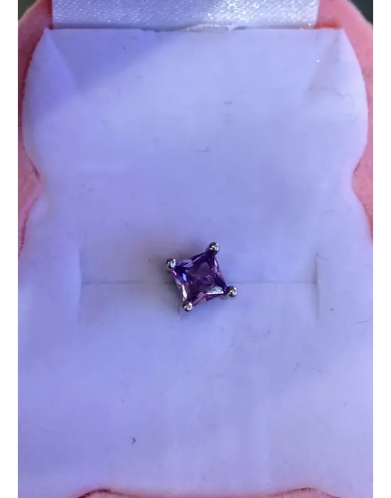 Mor Renk Baget Taşlı Tragus Piercing