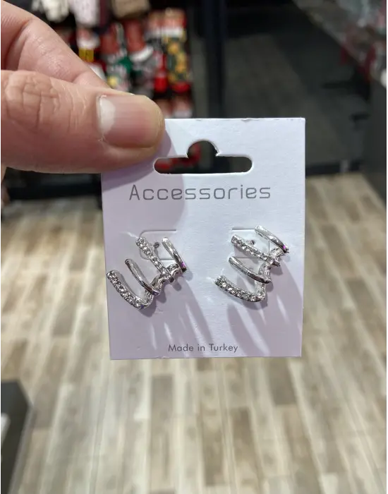 Takıldığında Çoklu Görünen Gümüş Renk Taşlı Kadın Küpe