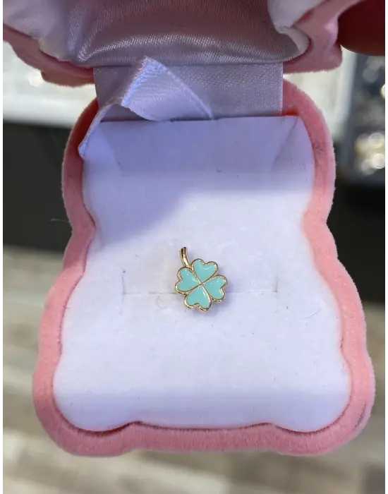 Cerrahi Çelik Tragus Piercing Modeli: Altın Renkli Yeşil Yonca