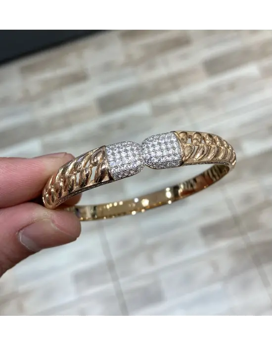 Rose Gold Renk Vip Suyolu Taş Detaylı 14K Çelik Kelepçe Bileklik