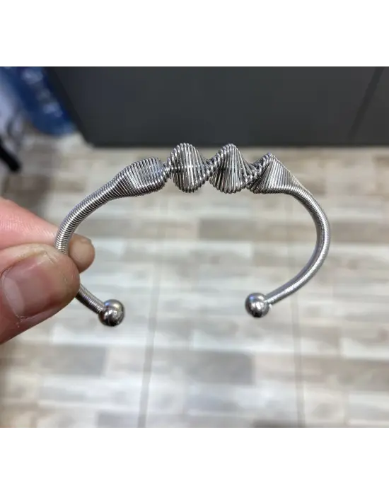 Gümüş Renk Sarmal Tel Yapılı Çelik Kelepçe Bileklik Sade