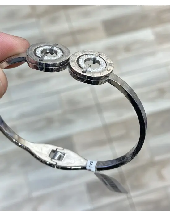 Roma Rakamlı Kolay Takılan Saat Model Gümüş Renk Kadın Kelepçe Bileklik