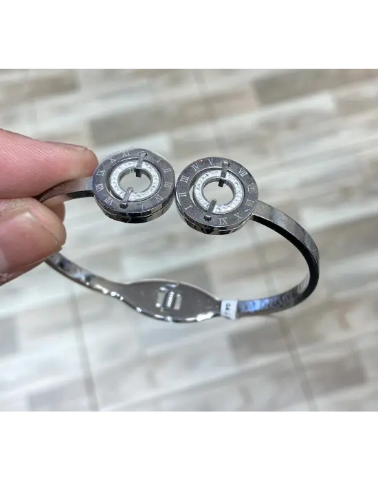 Roma Rakamlı Kolay Takılan Saat Model Gümüş Renk Kadın Kelepçe Bileklik