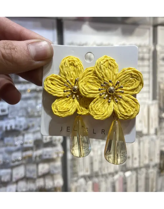 Büyük Boy Sarı Hasır Çiçek Küpe Şeffaf Sallantı Detaylı
