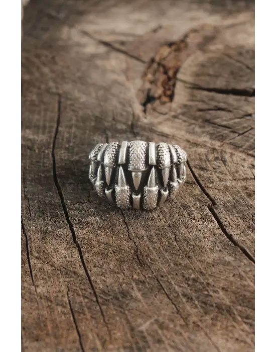 Antik Gümüş Renk Pençe Model Erkek Yüzük