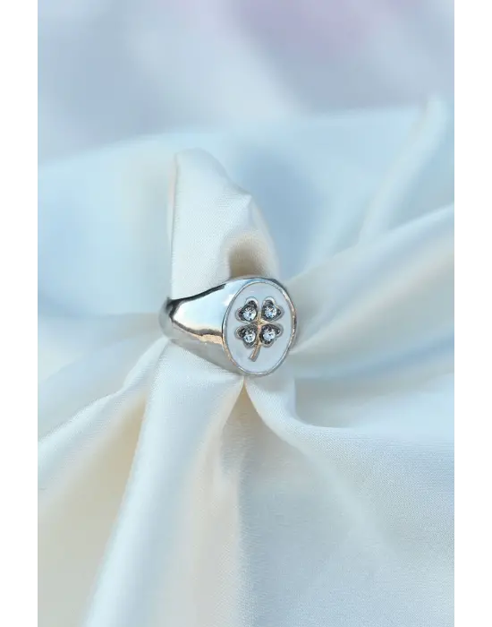 Ayarlamalı Gümüş Metal Beyaz Mineli Taşlı Yonca Yüzük