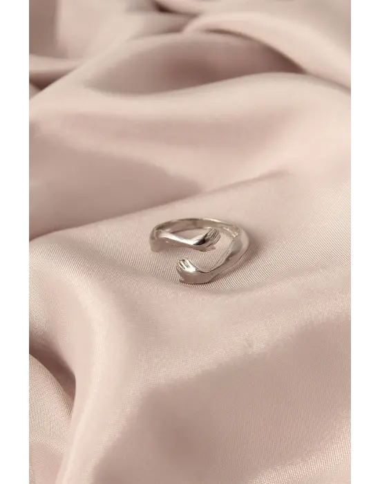 Ayarlamalı Gümüş Metal Sarılan Eller Model Çelik Yüzük