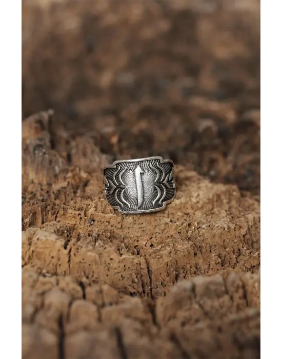 Ayarlamalı Vav Tasarımlı Erkek Yüzük