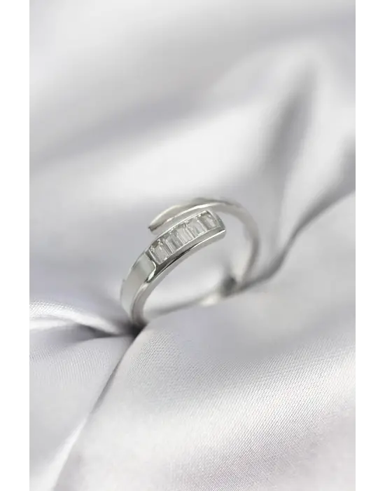 Baget Zirkon Taşlı Gümüş Renk Kadın Yüzük