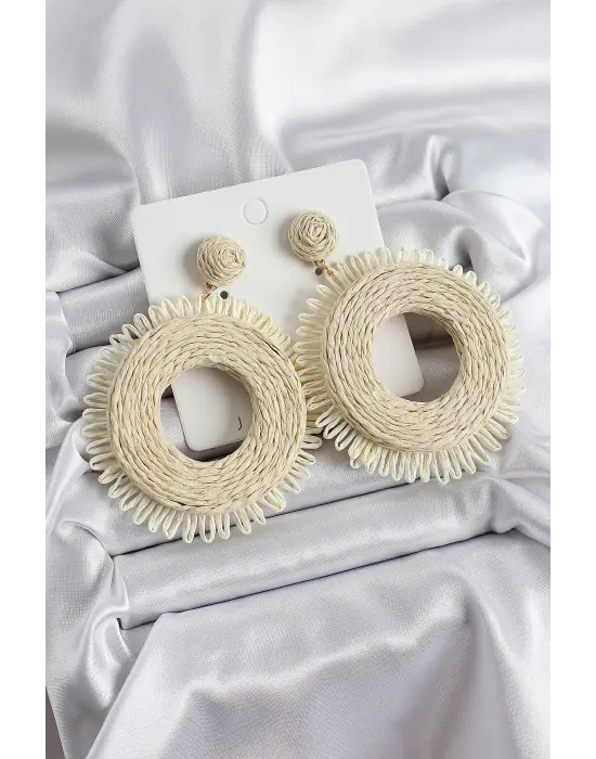 Bej Püsküllü Halka Figürlü Hasır Örgü Model Gold Renk Kadın Küpe