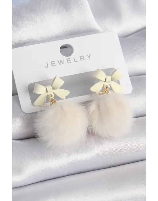 Beyaz Renk Kurdele Ponpon Model Çelik Küpe