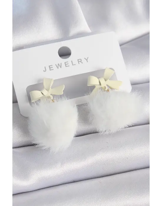 Beyaz Renk Kurdele Tüylü Ponpon Model Çelik Küpe