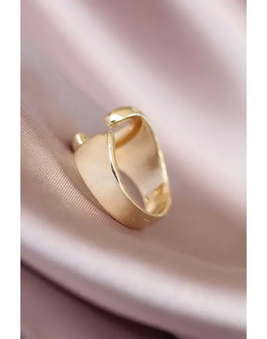 C Harfli Altın Renk Ayarlamalı Metal Kadın Yüzük