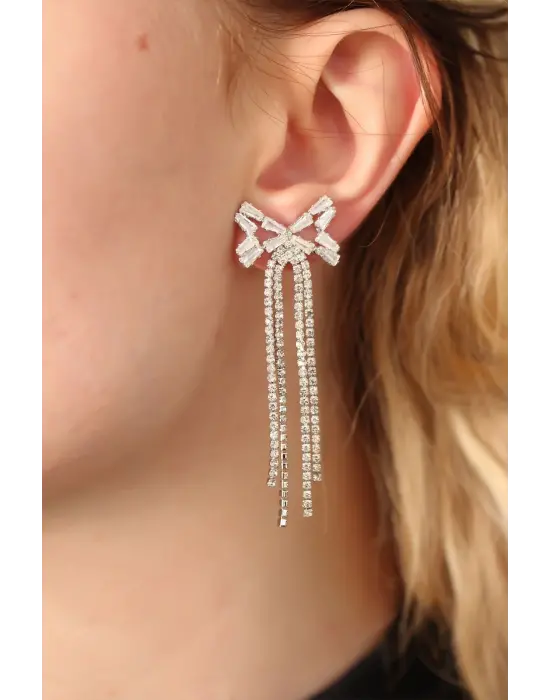 Çelik Gümüş Renk Baget ve Zirkon Taşlı Fiyonk Detaylı Uzun Küpe