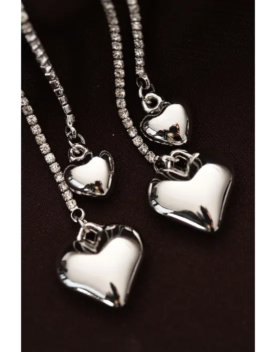 Çelik Gümüş Renk Taşlı Bombeli Kalp Tasarımlı Uzun Küpe