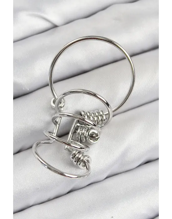 Çelik Halkalı Model Gümüş Renk Kıkırdak Küpe