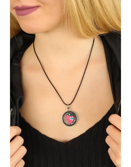 Çilek Figürlü Siyah Deri İpli Bayan Kolye