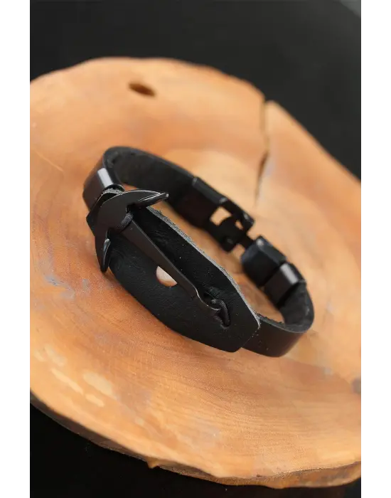 Deniz Çapalı Metal Aksesuarlı Siyah Deri Erkek Bileklik