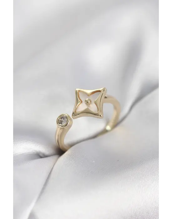 Gold Renk Köşeli Yonca Model Zirkon Taşlı Kadın Yüzük