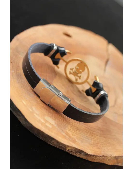Gold Renk Metal Kuru Kafalı Tasarım Siyah Renk Deri Erkek Bileklik