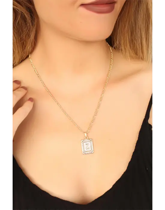 Gold Renk Metal Plaka Tasarım Zincirli Z Harfi Bayan Kolye