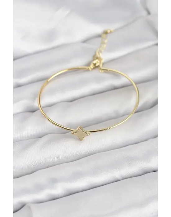 Gold Renk Çelik Köşeli Yonca Model Kadın Bileklik