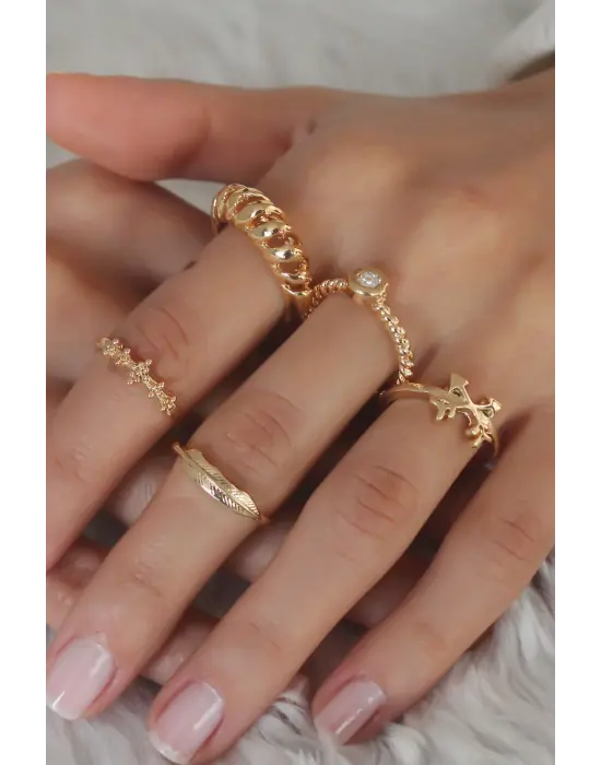 Gold Renk Sarmal Zirkon Taş Detay Kadın Yüzük Kombini