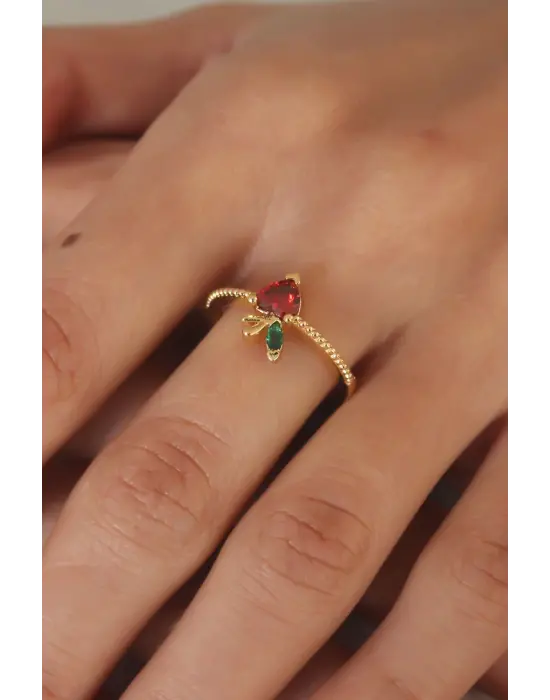 Altın Taşlı Çilek Figür Çelik Yüzük