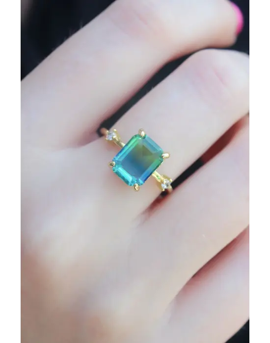 Gold Renk Yeşil Kare Zirkon Taşlı Pirinç Kadın Yüzük