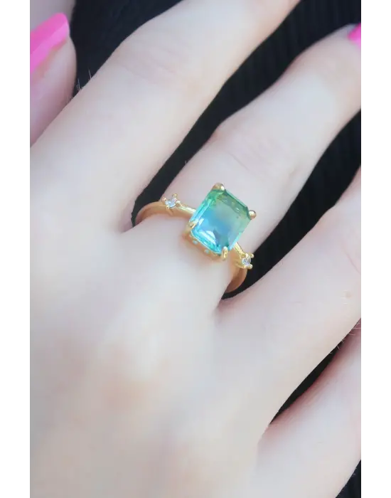 Gold Renk Yeşil Kare Zirkon Taşlı Pirinç Kadın Yüzük