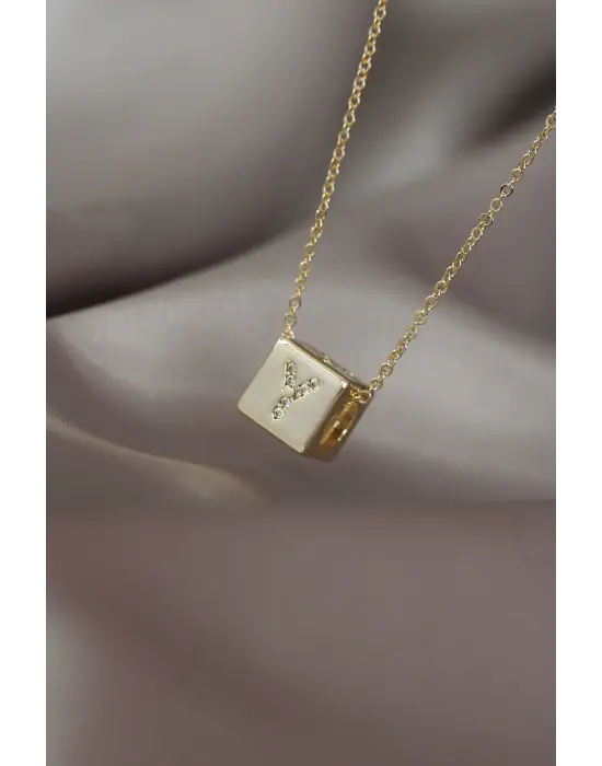 Gold Renk Zirkon Taşlı Küp Model Y Harfli Kolye