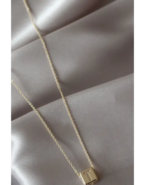 Gold Renkli Küp Model Zirkon Taşlı T Harfli Kolye