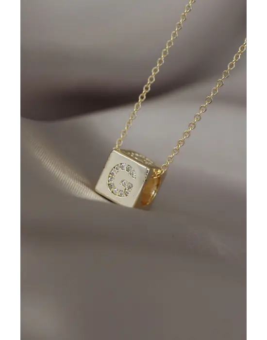 Gold Renkli Zirkon Taşlı Küp Model G Harfli Kolye