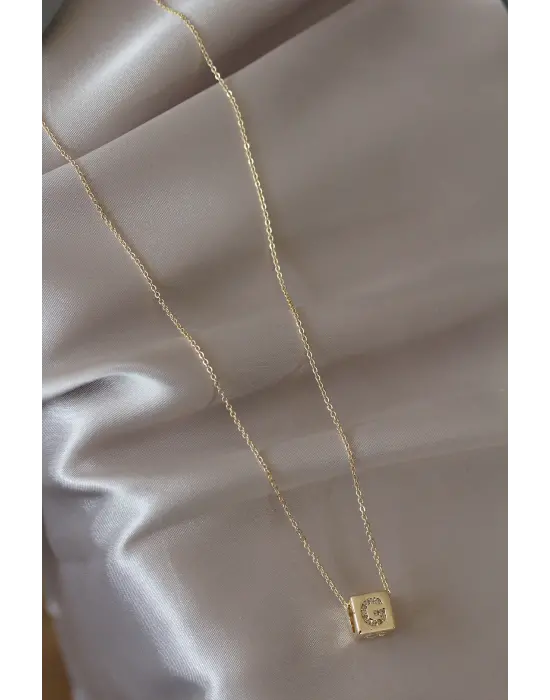 Gold Renkli Zirkon Taşlı Küp Model G Harfli Kolye