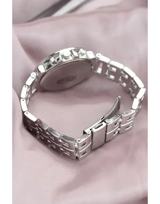 Gümüş Metal Kordonlu Zirkon Taşlı Kasa Tasarımlı Kadın Saat