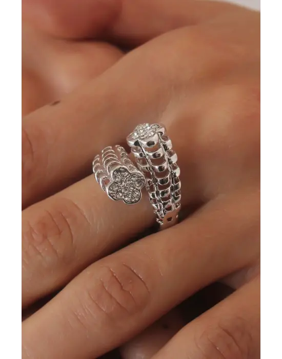 Gümüş Renk 3D Yonca Model Zirkon Taşlı Kadın Yüzük