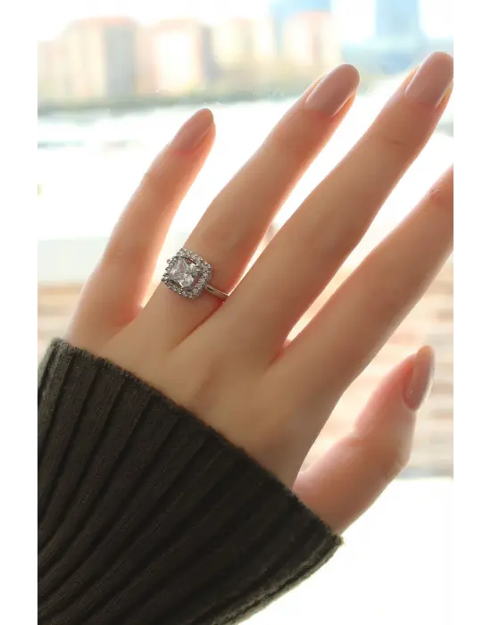 Gümüş Baget ve Zirkon Taşlı Kare Yüzük