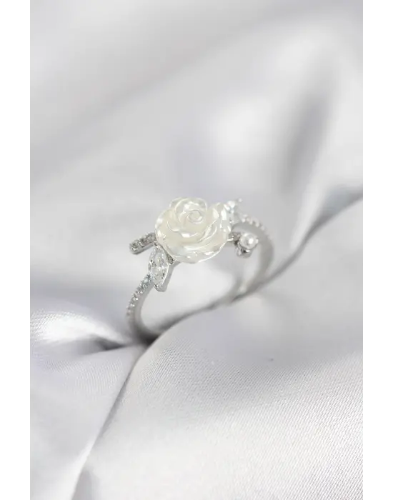 Gümüş Renk Gül Model Zirkon Taşlı Kadın Yüzük