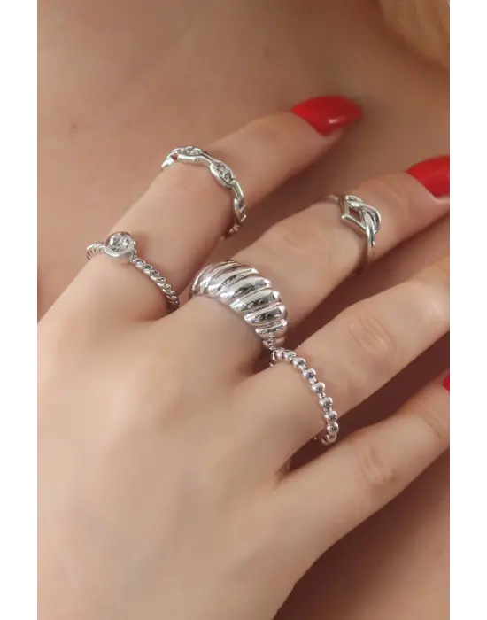 Gümüş Renk Kalp Figür Sarmal Model Zirkon Taşlı Bayan Yüzük Kombin