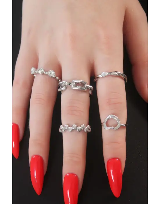 Gümüş Renk Kalp Figür Zincir Model Bayan Yüzük Kombin