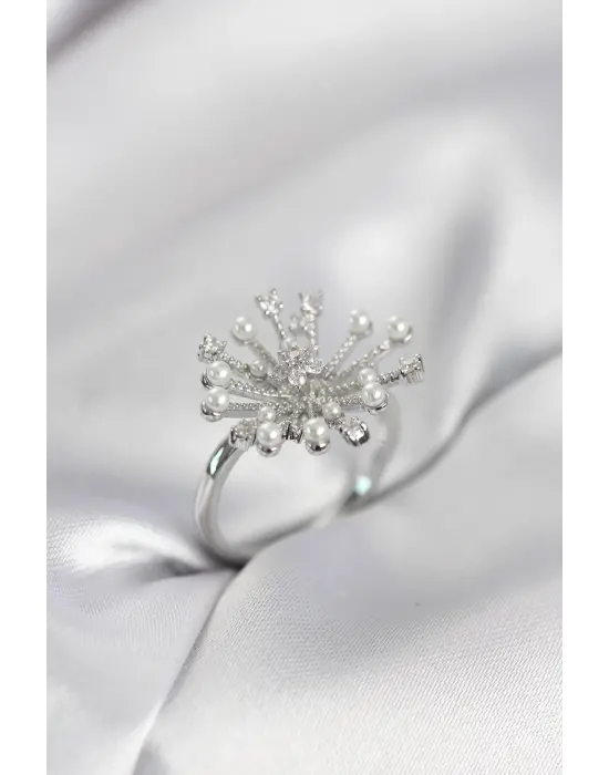 Gümüş Renk Karahindiba Model Zirkon Taşlı Kadın Yüzük