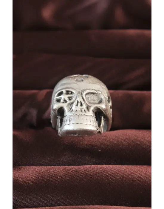 Gümüş Renk Kuru Kafa Figürlü Ayarlamalı Erkek Yüzük